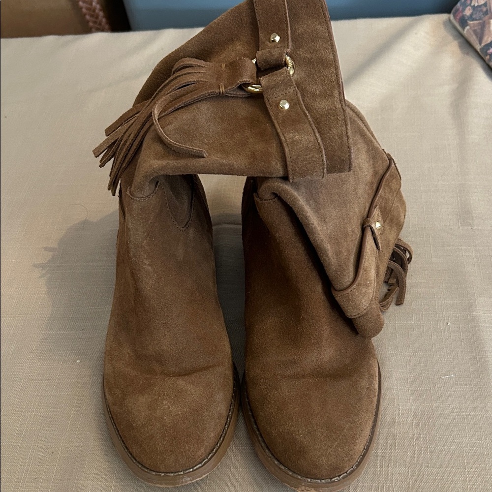 EUC Michael Kors Brown Suede Boot with Tassels